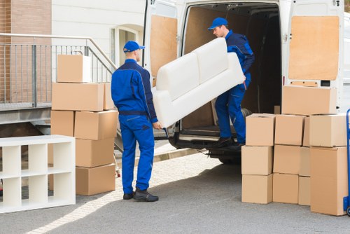 Cubic-yard pricing example for a small apartment relocation